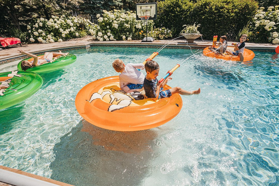 Airhead Ahpf-067 Float Tube||airhead_Lifestyle_Wisconsin_21e_Pool Lake River -21.Jpg||95||a4mahpf067||1079910