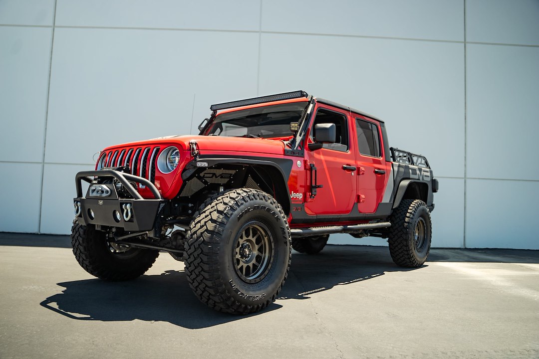 Dv8 Offroad Stjl-04 Truck Step||wrangler-Jk-Jl-_-Gladiator-Jt-Hinge-Mounted-Ste_Installed_6.Jpg||95||dv8stjl04||1629374