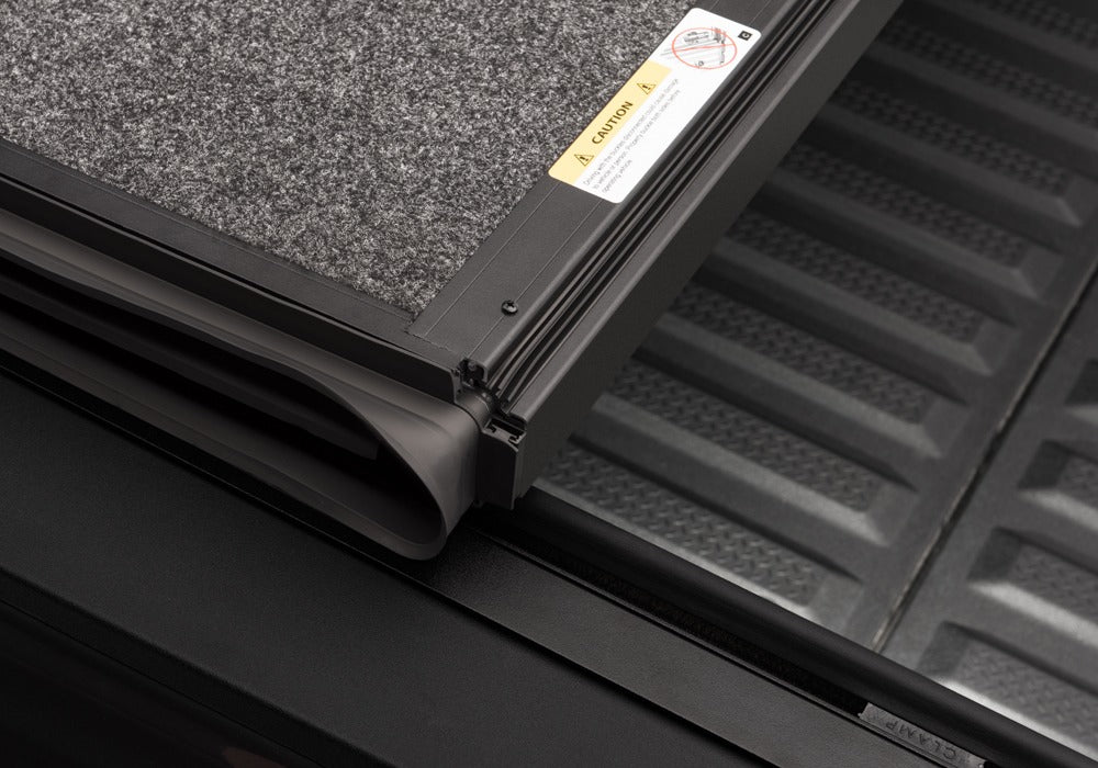 Undercover Ux82000 Tonneau Cover||uc_Ultraflex_17-Ridgeline_Gray_Details05_Fold-Hinge.Jpg||87||u19ux82000||1294998