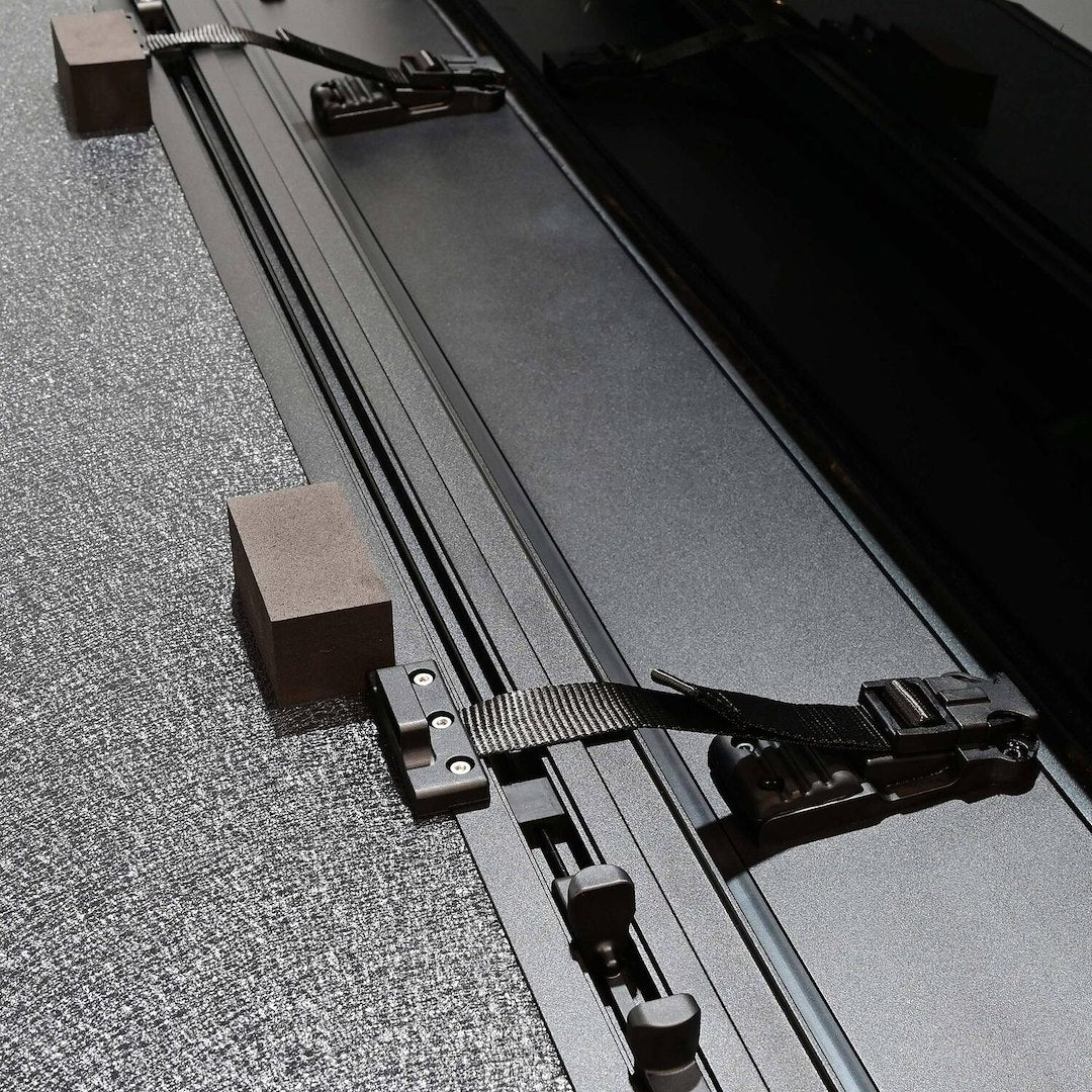 Westin Automotive 19-44795 Tonneau Cover||19-44795_P03_9.Jpg||95||w161944795||1792359