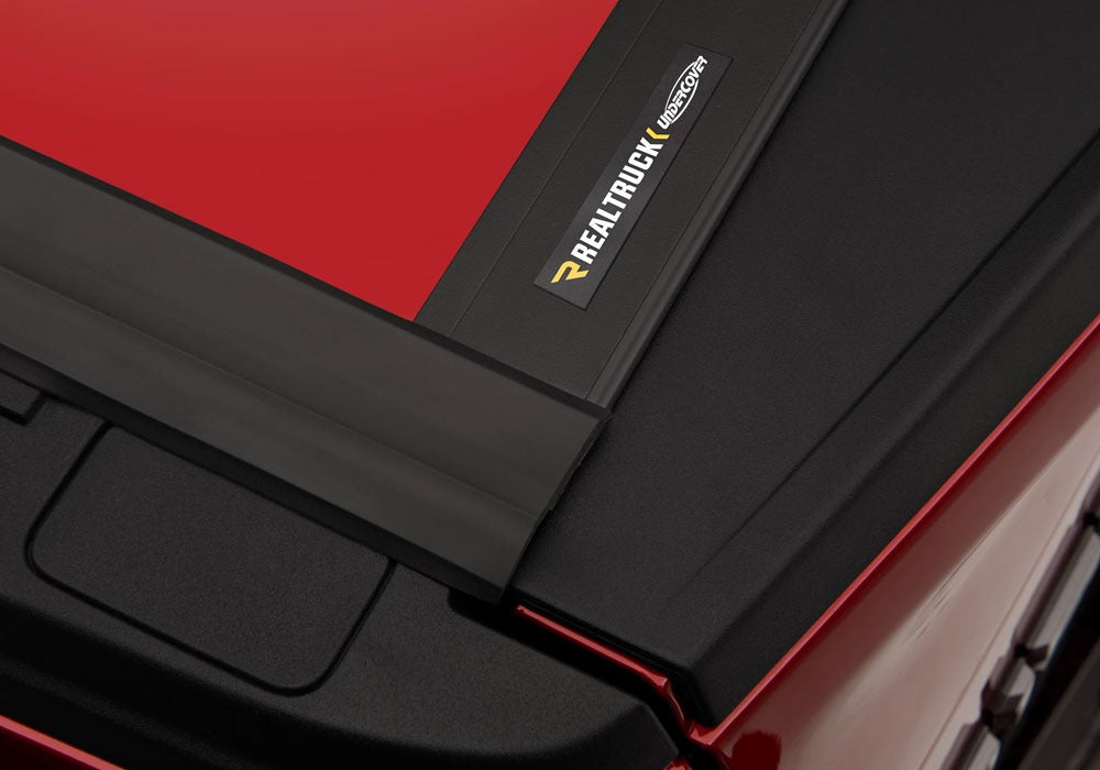 Undercover Ar22032l-Ea Tonneau Cover||undercover-Fusion-2017-Ford-F150-Raptor-Red-Studio-17.Jpg||95||u19ar22032lea||1585459