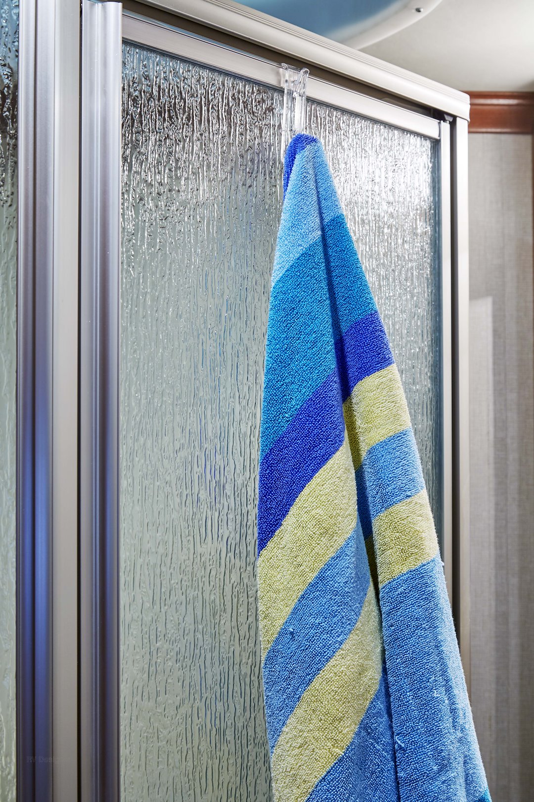 Rv Designer M125 Multi Purpose Clip||m125 In Use_Bath Towel 2webready.Jpg||89||r6rm125||1462256