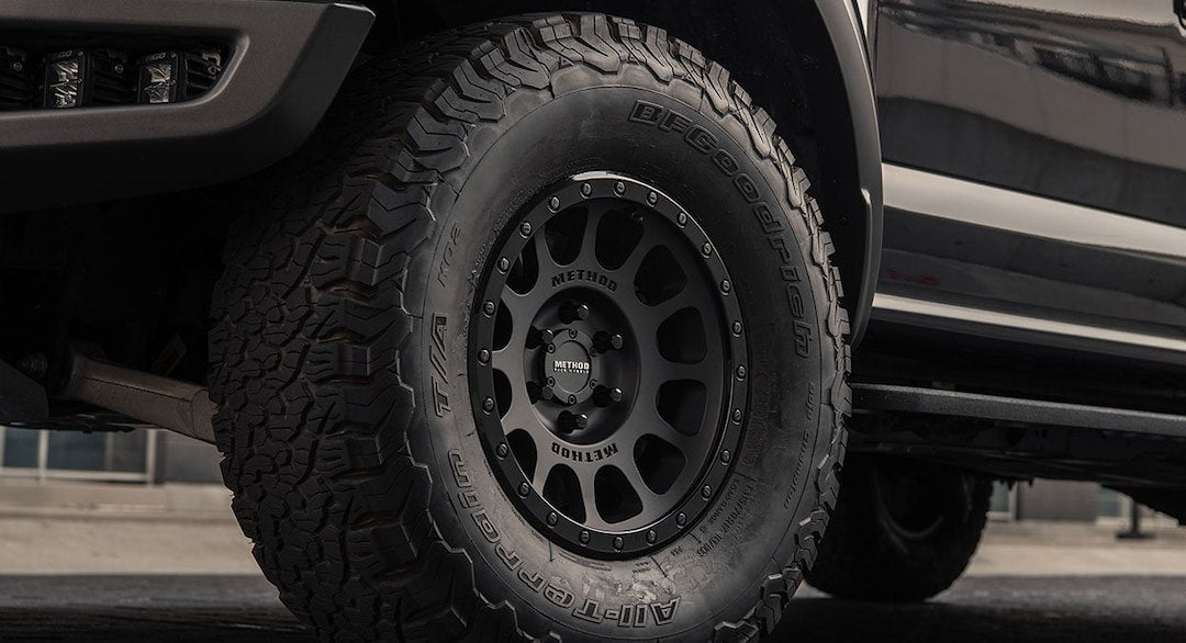 Method Race Wheels Mr305785601025 Wheel||305nv_Wheel_Matte Black With Gloss Black Bead Lock Ring_Feature_5.Jpg||93||mrw5785601025||2139682