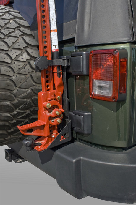 Rugged Ridge 11586.01 Jack Mount||11586_01_Installed1.Jpg||86||o311158601||1568097