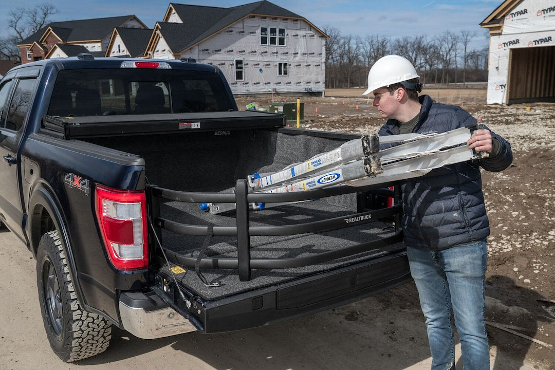 Amp Research 74803-01a Bed Extender||amp-Bedxtender-Sport-2020-Ford-F150-Blue-Construction-Lifestyle-03.Jpg||95||amp7480301a||1673408