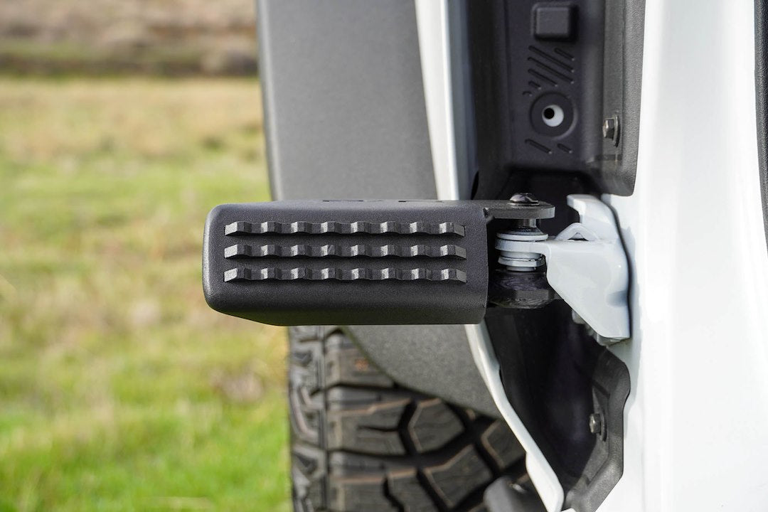 Dv8 Offroad Stbr-01 Foot Peg||2021-2023-Ford-Bronco-Foot-Pegs-Installed-02.Jpg||92||dv8stbr01||1629349