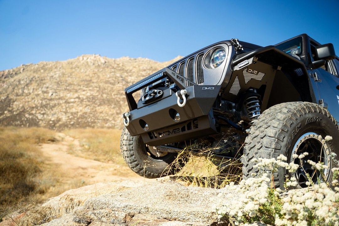 Dv8 Offroad Spjl-02 Skid Plate||2018-2023-Jeep-Jl_Jt-Sway-Bar-Disconnect-Skid-Plate_Installed-08.Jpg||95||dv8spjl02||1629002
