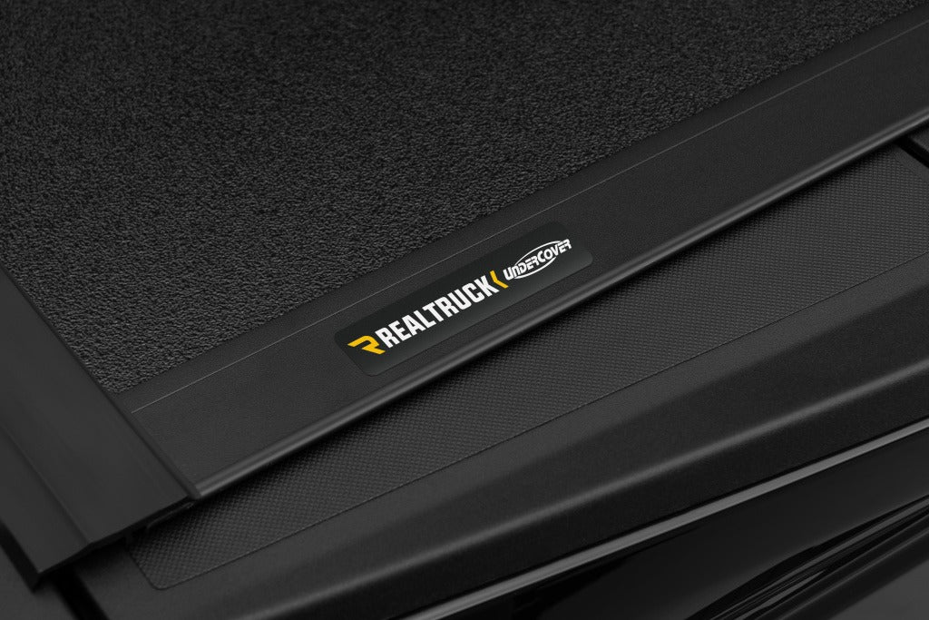 Undercover Ax22026 Tonneau Cover||uc_Armorflex_20ford-Superduty_Details_05badge_Rt.Jpg||95||u19ax22026||1531376
