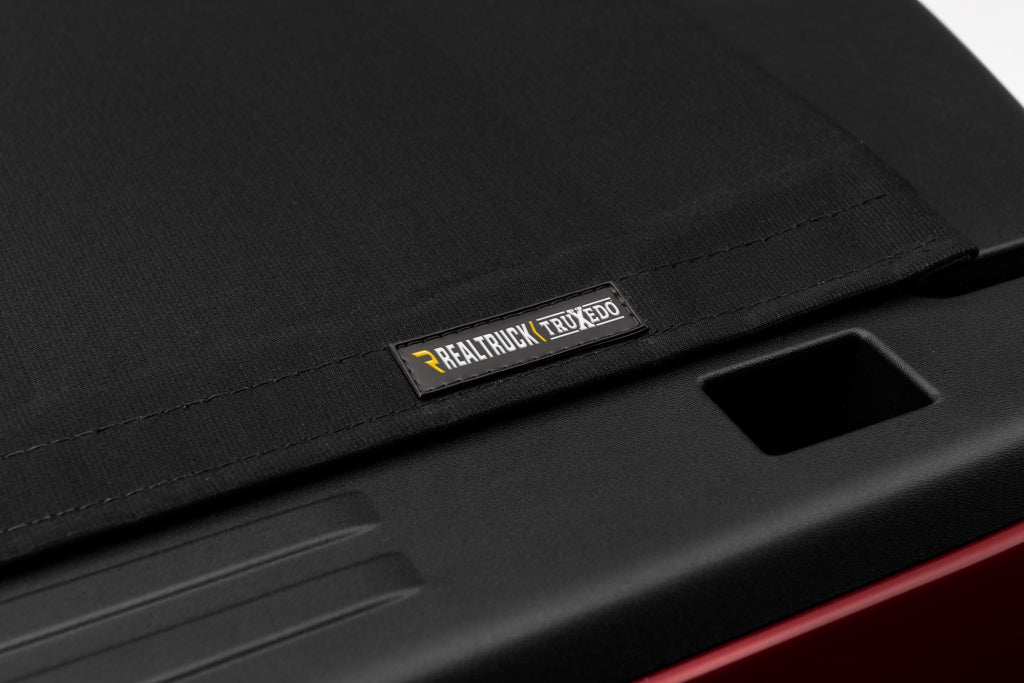 Truxedo 1585816 Tonneau Cover||tx_Sentryct_Dodge-Ram19_Details_04badge_Rt.Jpg||95||t701585816||1543471
