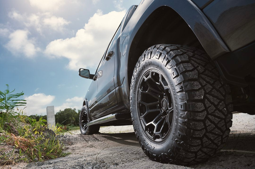 Defiant Wheels Df03-18090-6550-12b1g1 Wheel||ram 1500 Defiant Wheels Df03 18x9 33x12.5x18 Tire Stock Suspension 2.Jpg||95||oew9511458||2257524