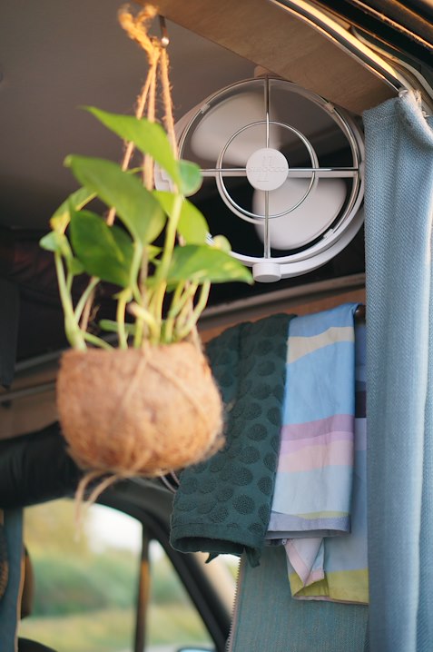 Caframo Limited 7010cawbx Fan||7010cawbx_Lifestyle_Sirocco Ii_10.Jpg||95||c4p7010cawbx||1714503