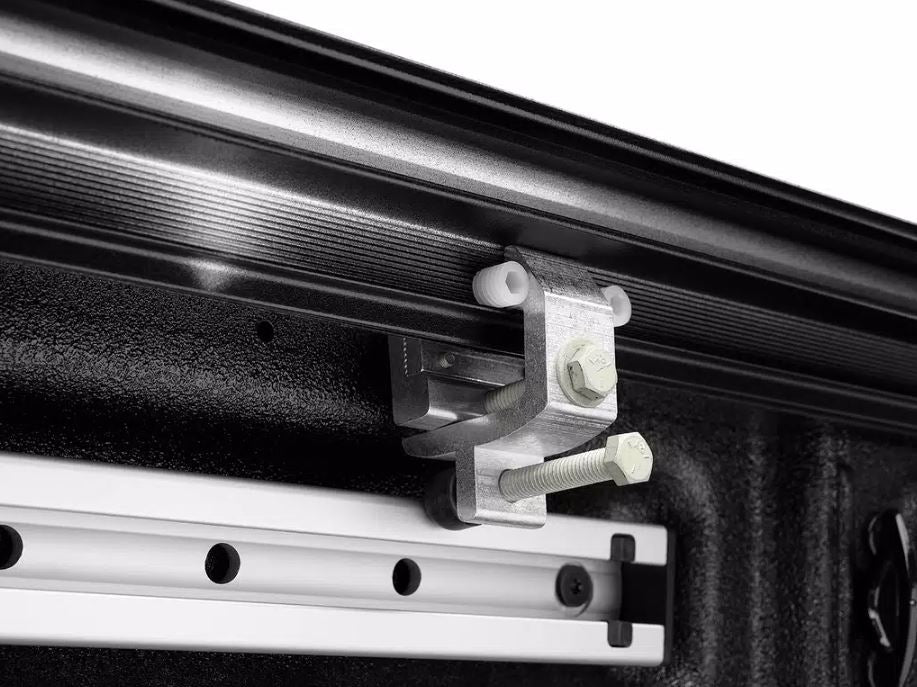 Retrax T-80490 Tonneau Cover||t-80490_5.Jpg||90||rtxt80490||1740092