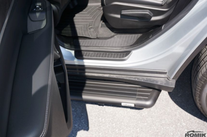 Product of Romik USA 21317419 RB2 Series Running Board 