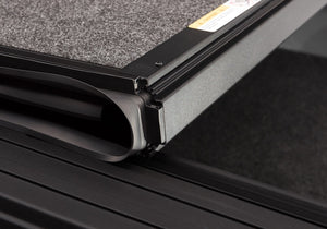 Undercover Ux22021 Tonneau Cover||uc_Ultraflex_17fordf150_Coverdetailfold.Jpg||87||u19ux22021||1039981