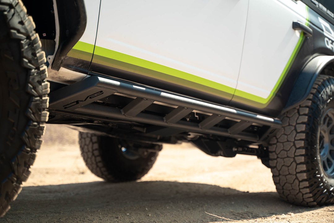 Dv8 Offroad Srbr-07 Rocker Panel Guard||2021-2024-Ford-Bronco-4-Door-Rock-Sliders-Installed-12.Jpg||95||dv8srbr07||1629208