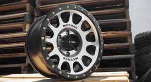 Method Race Wheels Mr30589060318 Wheel||mrw_305-Machined-6lug-Studio.Jpg||87||mrw0589060318||2139639