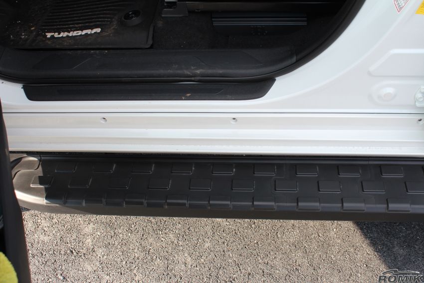 Product of Romik USA 51728419 REC Series Running Board 