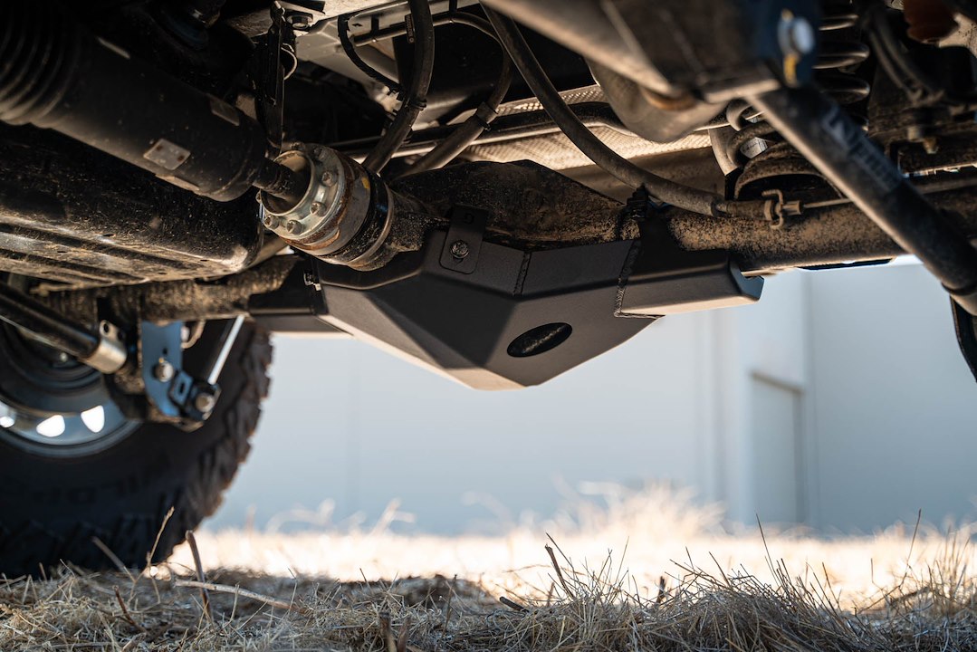 Dv8 Offroad Spjl-13 Skid Plate||jeep-Wrangler-Jl-_-Gladiator-Jt-Rear-D44-Differential-Skid-Plate-Installed-2.Jpg||90||dv8spjl13||1726831