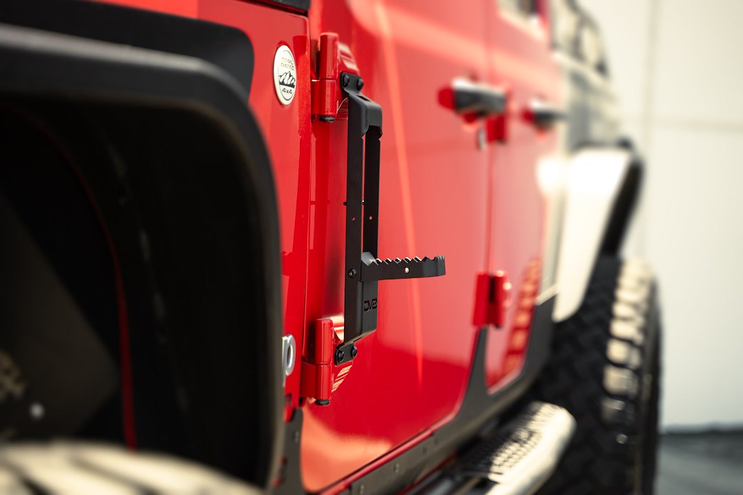 Dv8 Offroad Stjl-04 Truck Step||wrangler-Jk-Jl-_-Gladiator-Jt-Hinge-Mounted-Ste_Installed_5.Jpg||95||dv8stjl04||1629372