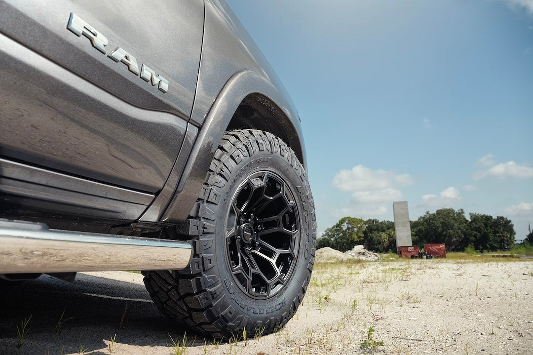 Defiant Wheels Df03-18090-6550-12b1g1 Wheel||ram 1500 Defiant Wheels Df03 18x9 33x12.5x18 Tire Stock Suspension 4.Jpg||95||oew9511458||2257526