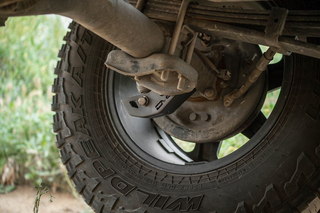 Dv8 Offroad Sptt1-02 Skid Plate||3rd-Gen-Toyota-Tacoma-Rear-Shock-Skid-Plates-Installed-05.Jpg||93||dv8sptt102||1629051