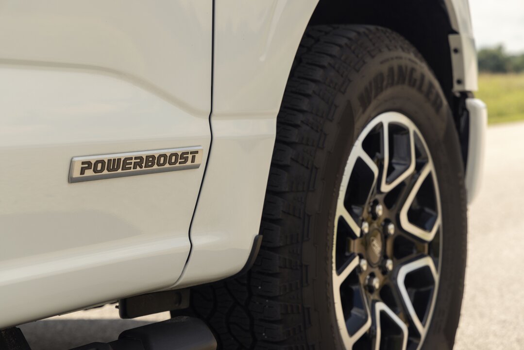 Flowmaster 818166 Exhaust System Kit||1cbd14de24358f6eac5509d23167b28db13a0eda.Jpg||91||f13818166||1645952