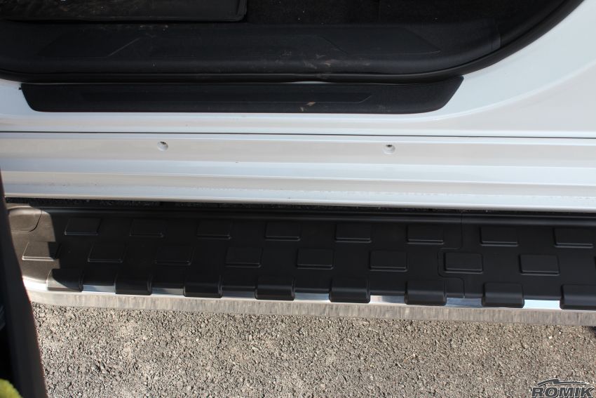 Product of Romik USA 51728418 REC Series Running Board 