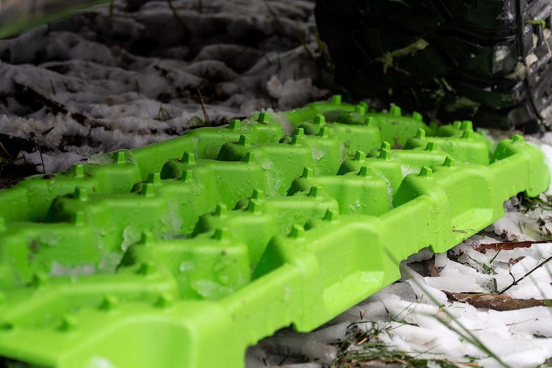 Ironman 4x4 Irecbrdgreen Traction Mat||irecbrdgreen_2.Jpg||87||irnirecbrdgre||1518621