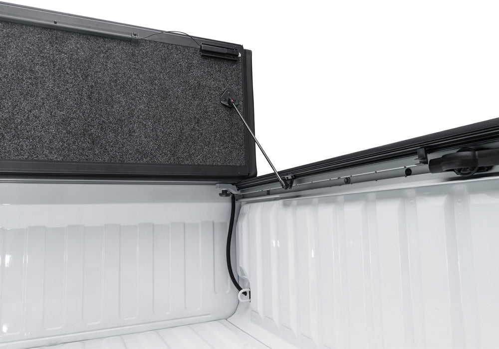 Undercover Ux32011 Tonneau Cover||uc_Ultraflex_19rambox_Details_03draintube.Jpg||88||u19ux32011||1102235
