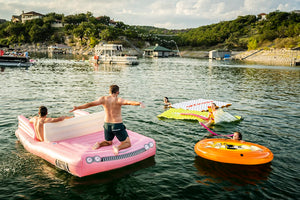 Airhead Ahpf-067 Float Tube||airhead_Lifestyle_Austin_21_ Pool Lake River -2.Jpg||95||a4mahpf067||1271965