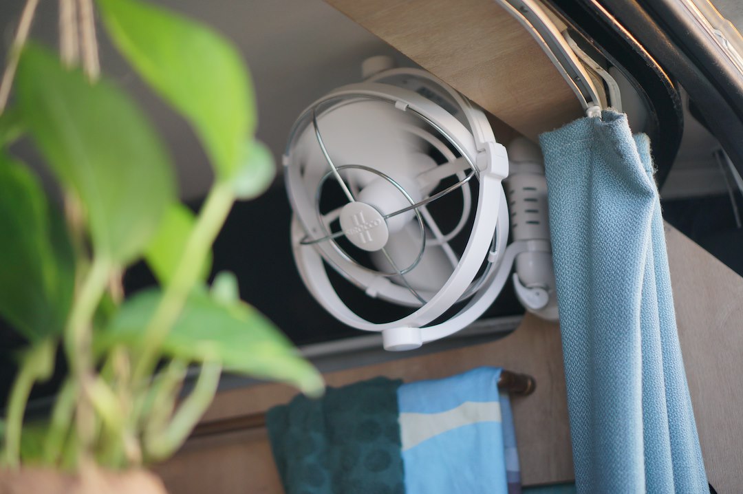 Caframo Limited 7010cawbx Fan||7010cawbx_Lifestyle_Sirocco Ii_12.Jpg||95||c4p7010cawbx||1714505