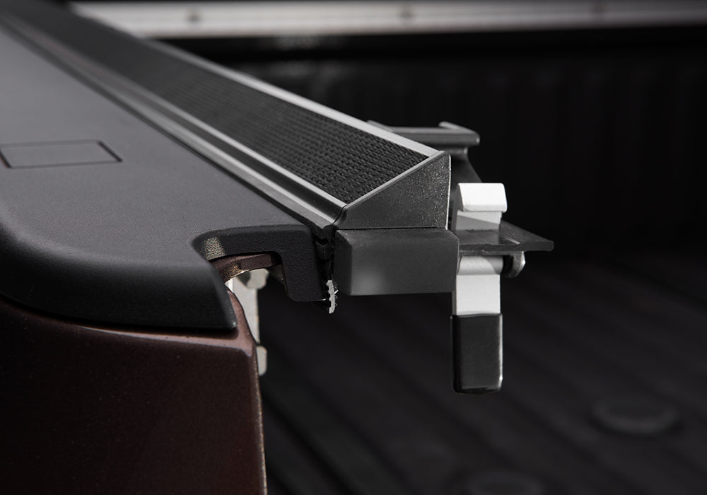 Line-X Accessories Tgsr5469 Tonneau Cover||tg_Deluxe_Rollup_Triggerlatch.Jpg||89||tgrtgsr5469||1236907