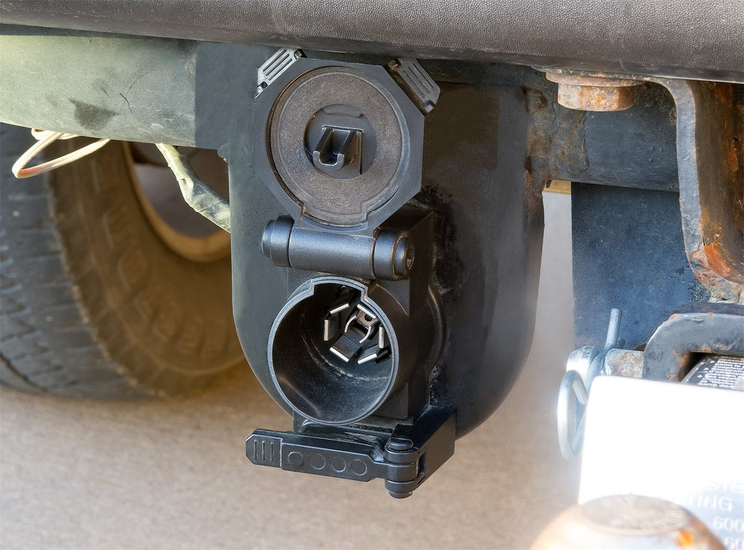 Product of Hopkins MFG 40920 Vehicle End 7 Blade Trailer Wiring Connector 