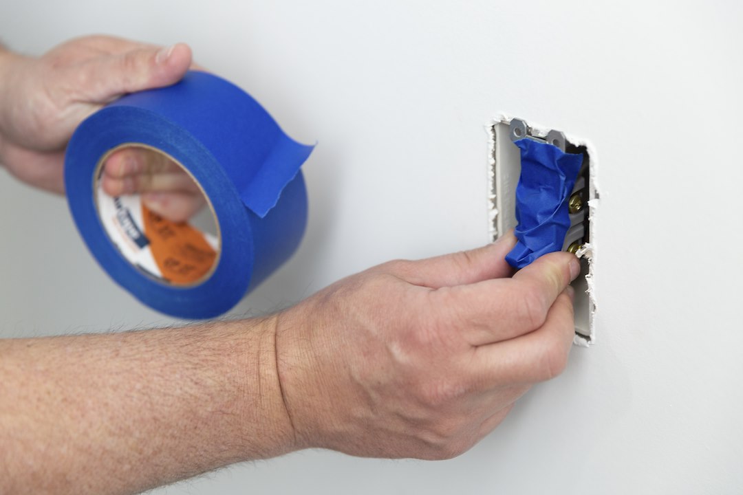 Shurtape 202879 Masking Tape||item_Number_202871_Cp_027_Application_Secondary_Image_3.Jpg||92||shr202879||1309958