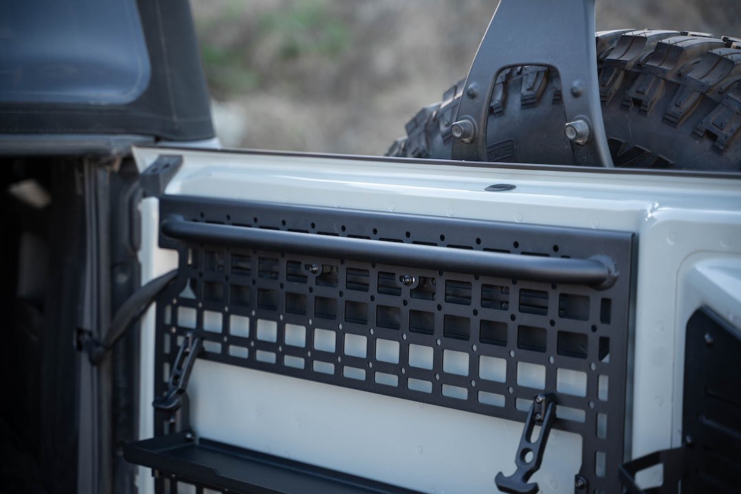 Dv8 Offroad Mpbr-02 Molle Cargo Panel||2021-2023-Ford-Bronco-Tailgate-Molle-Panel_Installed-06.Jpg||95||dv8mpbr02||1628108
