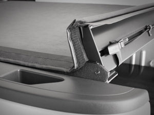 Weathertech (Usa) 8rc4246 Tonneau Cover||2000x1500_0416_Chevy_Silverado16_Bed_Cover_Det_3_Original File.Jpg||87||w248rc4246||1680749