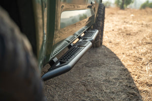 Dv8 Offroad Srtt2-01 Nerf Bar||2022_Toyota-Tundra-Crew-Max-Oe-Plus-Side-Ste-Installed-7.Jpg||95||dv8srtt201||1687545
