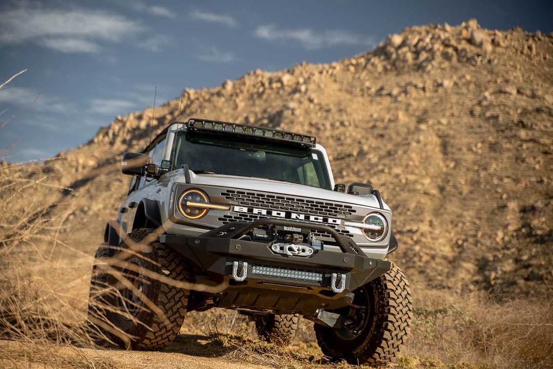 Dv8 Offroad Lbbr-08 Driving/ Fog Light Mounting Bracket||2021-2023-Ford-Bronco-A-Pillar-Dual-Light-Pod-Drop-Mounts_Installed-03.Jpg||92||dv8lbbr08||1627919