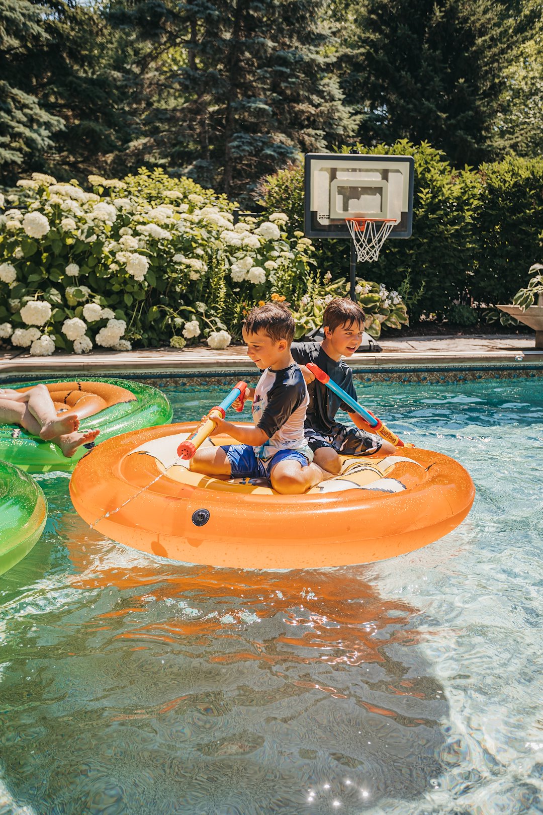 Airhead Ahpf-067 Float Tube||airhead_Lifestyle_Wisconsin_21e_Pool Lake River -18.Jpg||95||a4mahpf067||925977