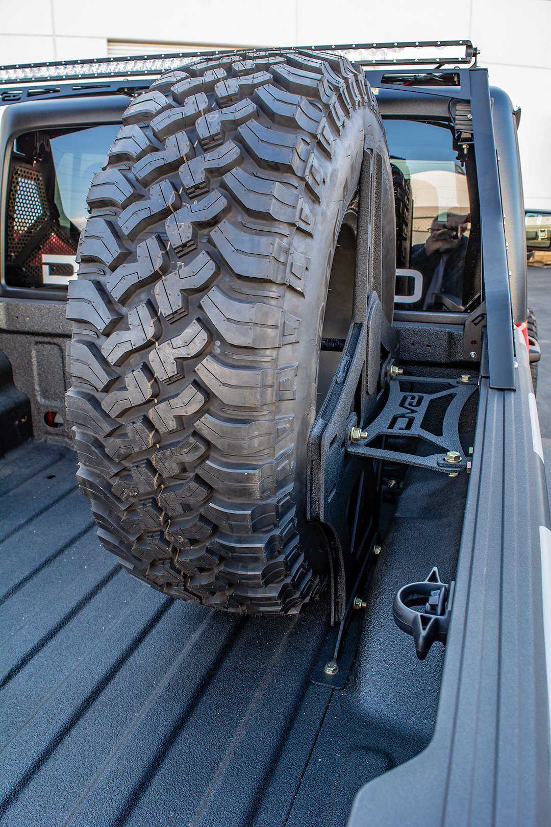Dv8 Offroad Tcgl-02 Spare Tire Carrier||2020-21-Jeep-Gladiator-Jt-Stand-Up-Spare-Tire-Mount-Dv8-Offroad-Tcgl-02-7.Jpg||91||dv8tcgl02||1629438