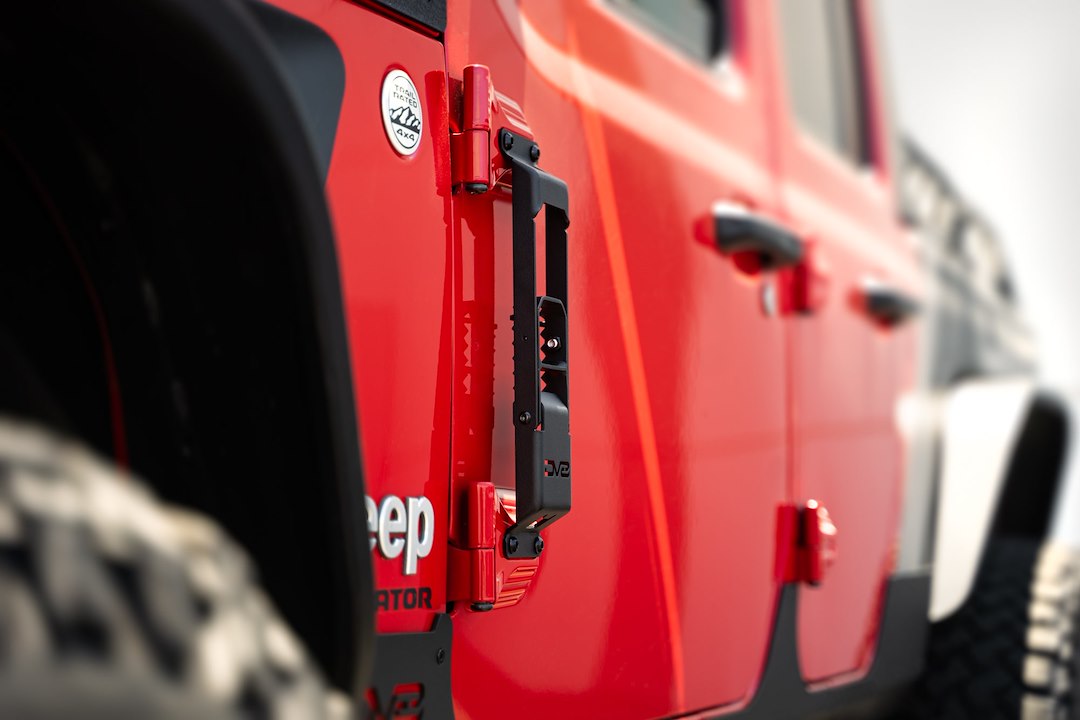 Dv8 Offroad Stjl-04 Truck Step||wrangler-Jk-Jl-_-Gladiator-Jt-Hinge-Mounted-Ste_Installed_2.Jpg||95||dv8stjl04||1629369