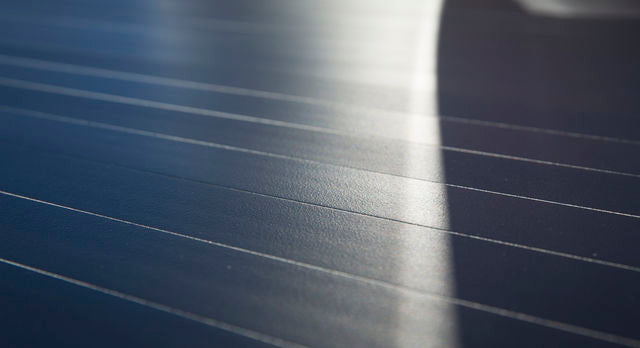 Product of Leer Ricochet XRT™ Hard Manual Retractable RXFA31A62 Tonneau Cover 