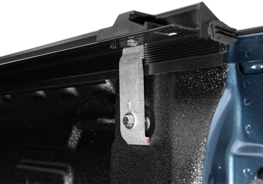 Truxedo 573301 Tonneau Cover||tx_Lopro_20chevy-Hd2500_Details_03_Clamp.Jpg||95||t70573301||1542844