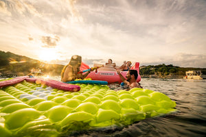 Airhead Ahpf-067 Float Tube||airhead_Lifestyle_Austin_21_ Pool Lake River -11.Jpg||95||a4mahpf067||1054097