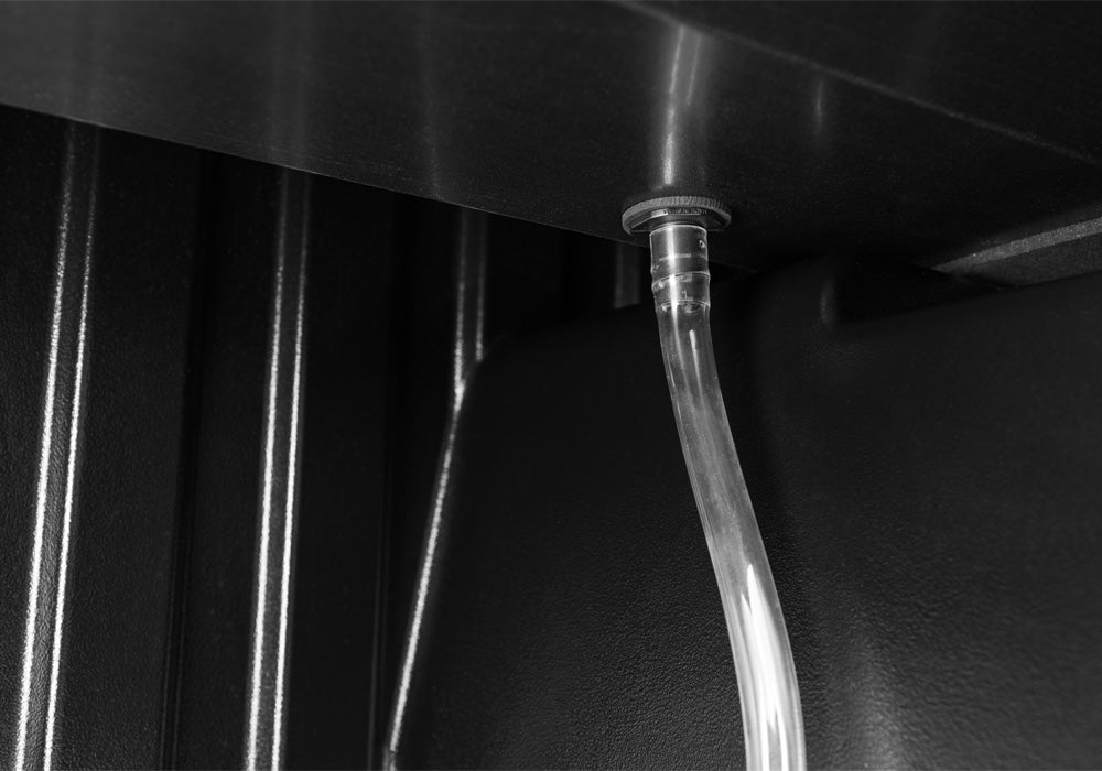 Retrax T-80811 Tonneau Cover||rtxrx_Proxr_Tacoma_W-Yakima-Bars_Details_02draintube.Jpg||95||rtxt80811||1228442