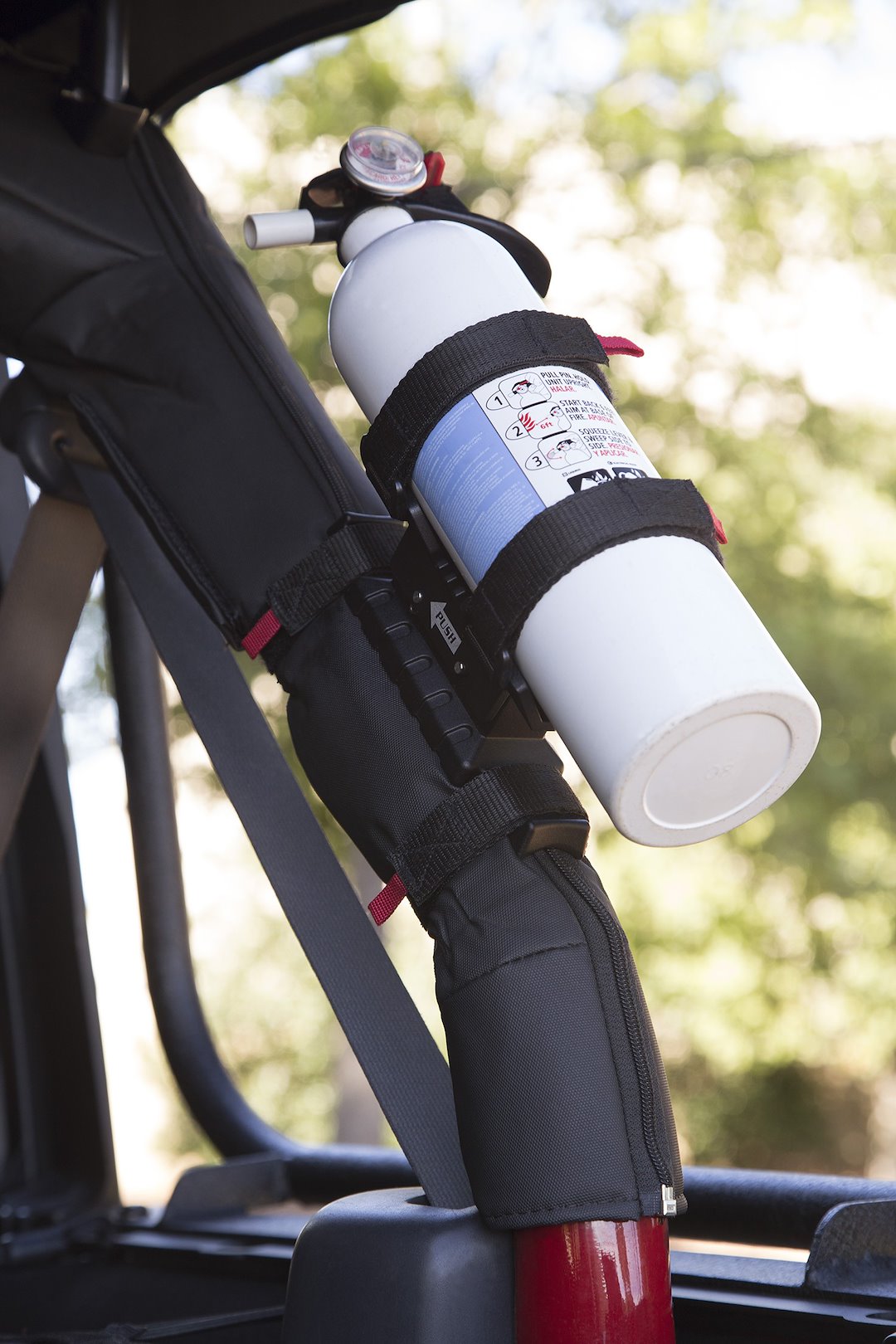 Rugged Ridge 11238.40 Fire Extinguisher Mount||11238.40_P06_Lef.Jpg||89||o311123840||896607