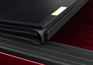 Undercover Fx31004 Tonneau Cover||uc_Flex_Dodge-Ram-2019_Red_Details-04hinge.Jpg||88||u19fx31004||1028051