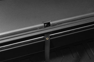 Roll-N-Lock Bt220a Tonneau Cover||rnl_A-Series_Details05strap.Jpg||88||r75bt220a||1166913