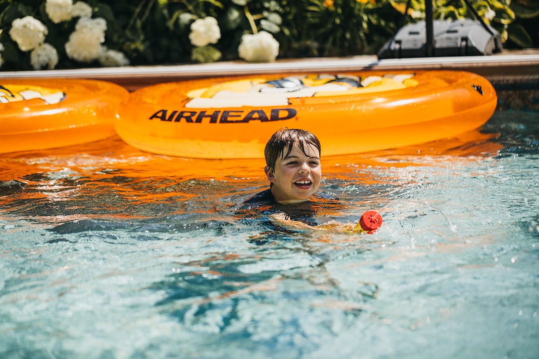 Airhead Ahpf-067 Float Tube||airhead_Lifestyle_Wisconsin_21e_Pool Lake River -13.Jpg||95||a4mahpf067||990946