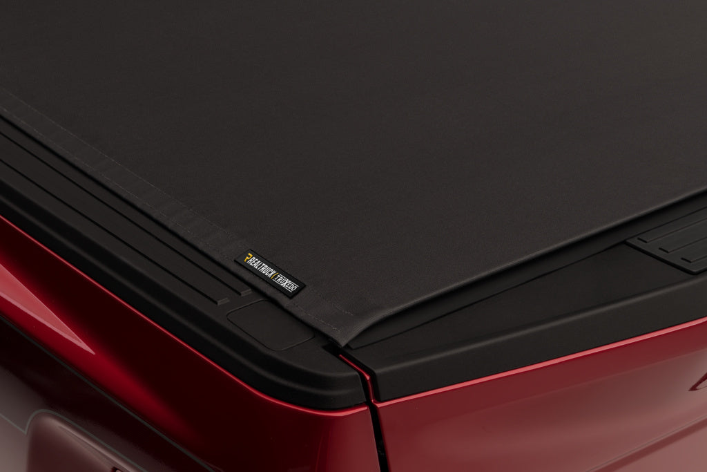 Truxedo 1584316 Tonneau Cover||tx_Sentryct_Ford_Red_Details_01fabricsided_Rt.Jpg||89||t701584316||1544676